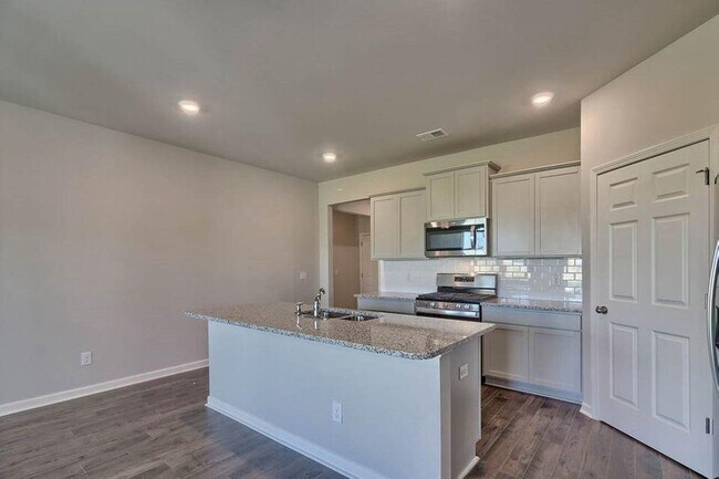 Building Photo - 1012 Hay Meadow Dr.