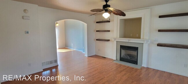Building Photo - 4 br, 3.5 bath House - 3241 Viero Dr