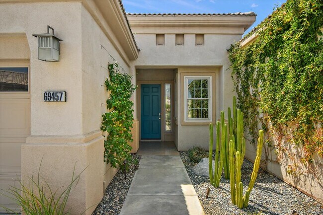 Entry - 69457 Turnberry Ct