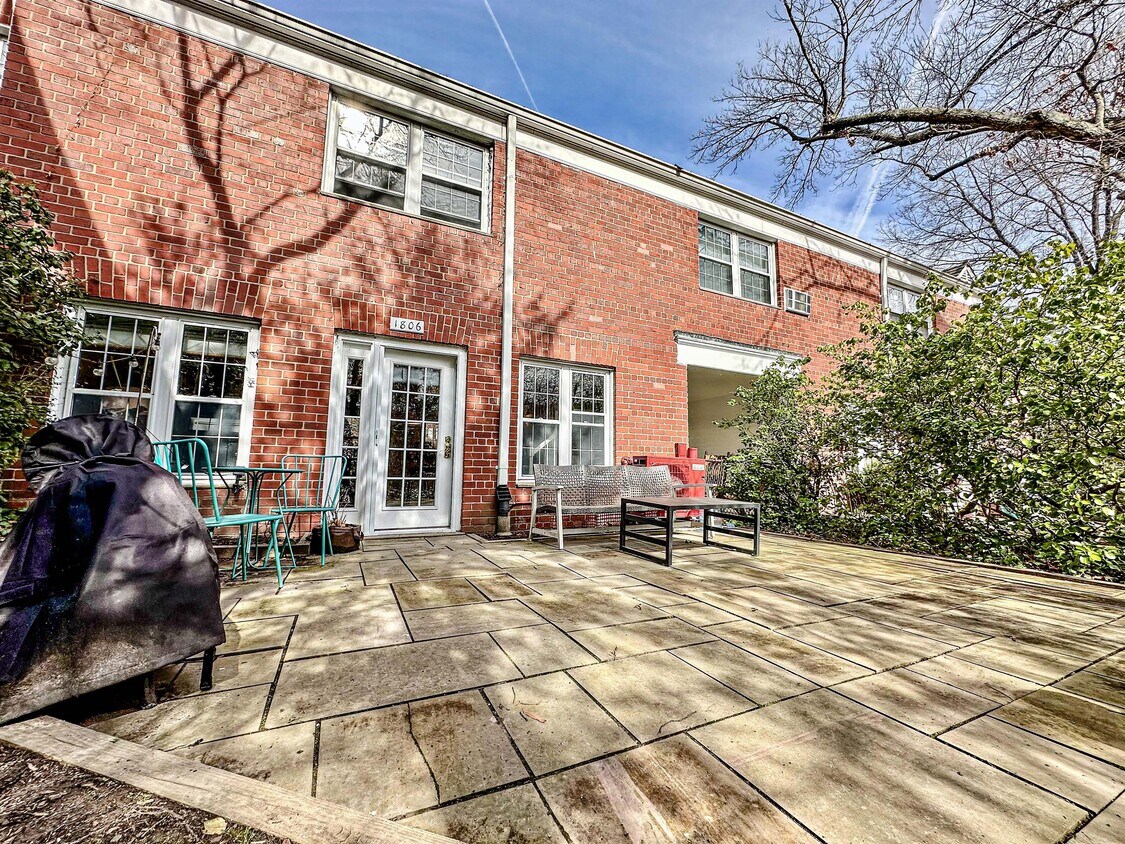 Foto principal - 1806 Preston Rd