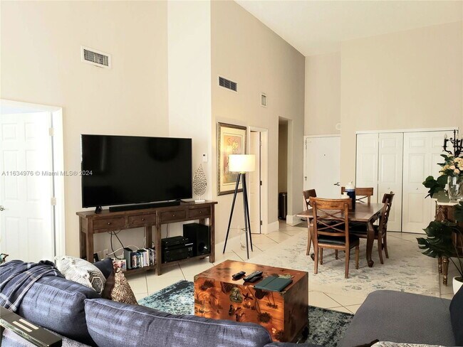 Building Photo - 6770 Indian Creek Dr