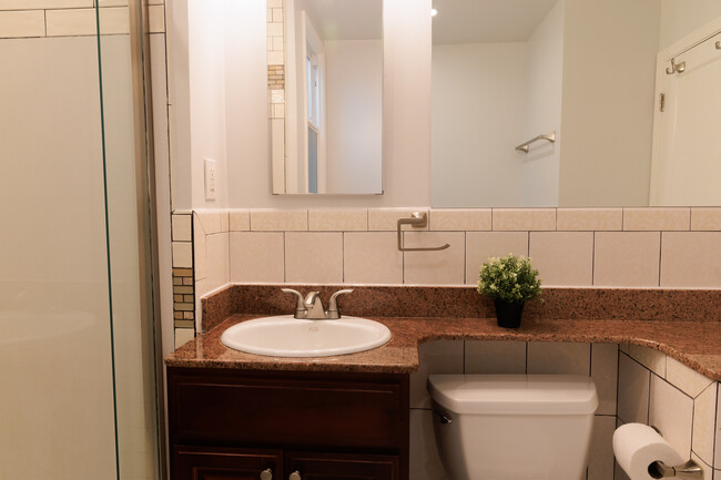Vanity - 557 42nd Ave