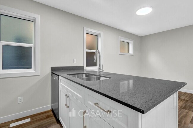 Photo du bâtiment - 8075 Cedric Mah Rd