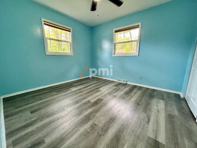 Foto del edificio - 6822-6824 Laurel Ave