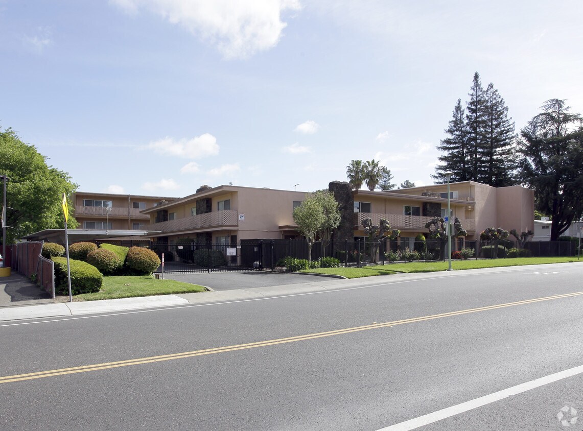 Imperial Manor Apartments Apartments in Sacramento, CA