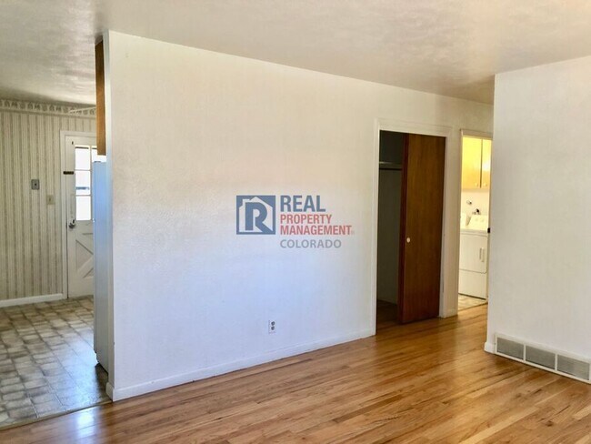 Foto del edificio - 3012 Butternut Dr