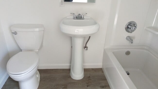 Building Photo - 3800 44th Ave