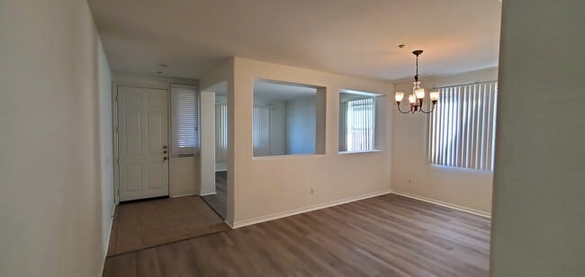 Foto del edificio - 1325 Juanita Ave