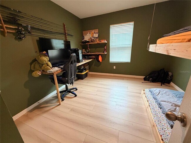 Building Photo - 9021 Pyrus St