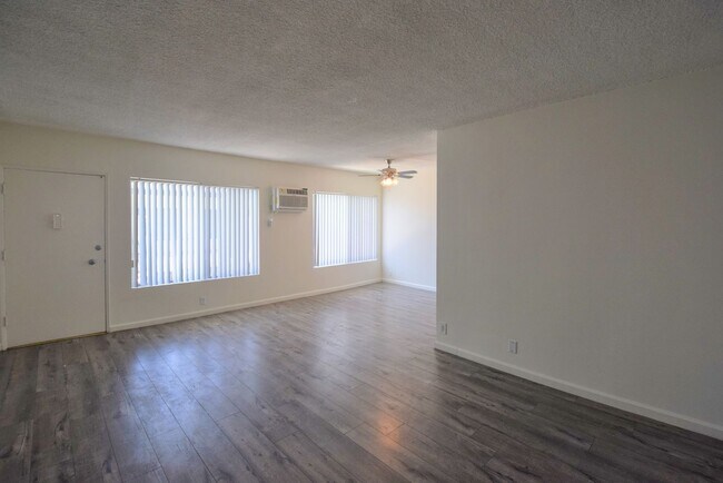 Foto del edificio - 12050 Tiara St