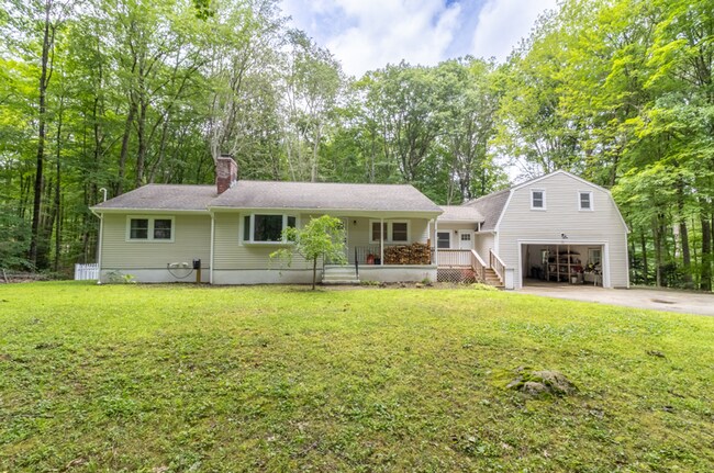 Building Photo - Spacious 4-Bedroom Home with In-Law Suite