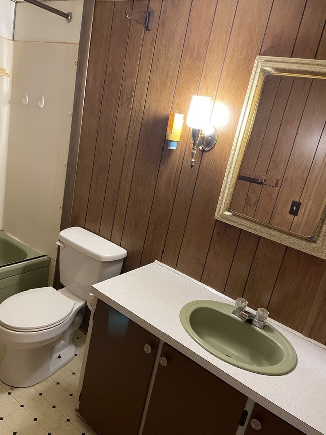 Building Photo - Affordable Duplex mobile-home!