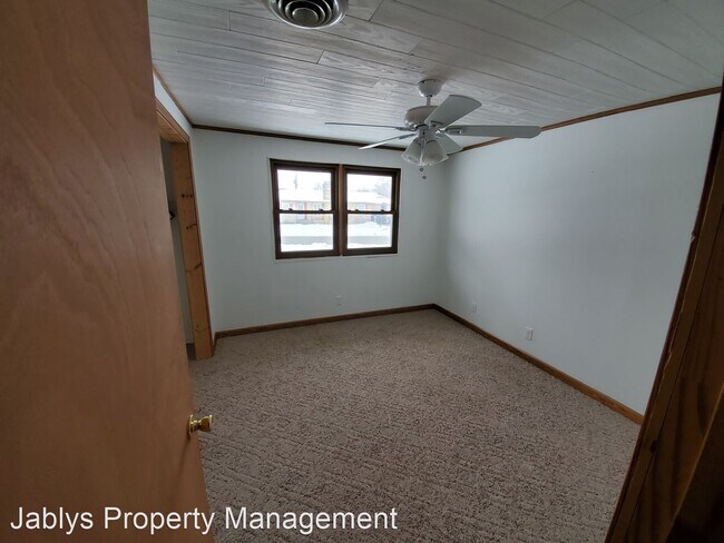 Building Photo - 3 br, 1 bath House - 108 Norfolk Dr