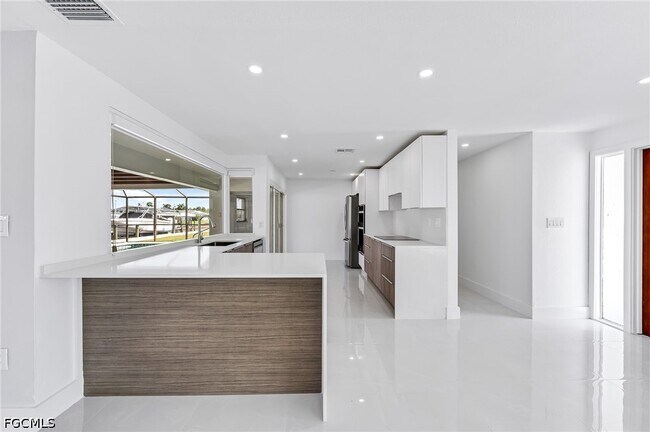 Building Photo - 1729 Cascade Way