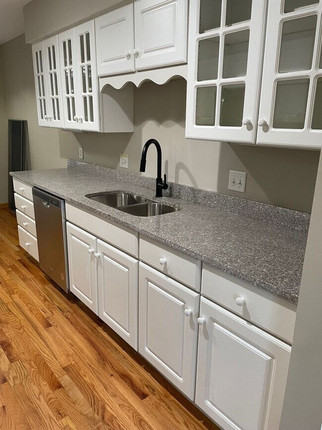 Foto del edificio - Waterfront! 3 Bedroom, 2 Bath Condo- Erie Village, East Syracuse