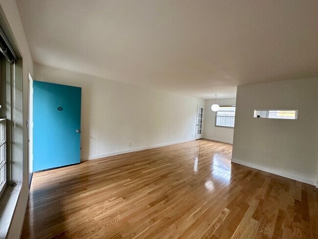 Living Room - 2357 Griffith Park Blvd