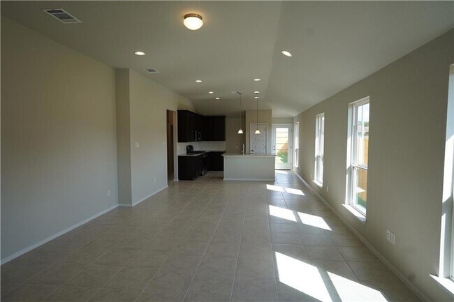 Foto del edificio - 131 Trailstone Dr