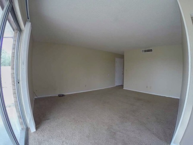 Building Photo - 221 Palmary Dr