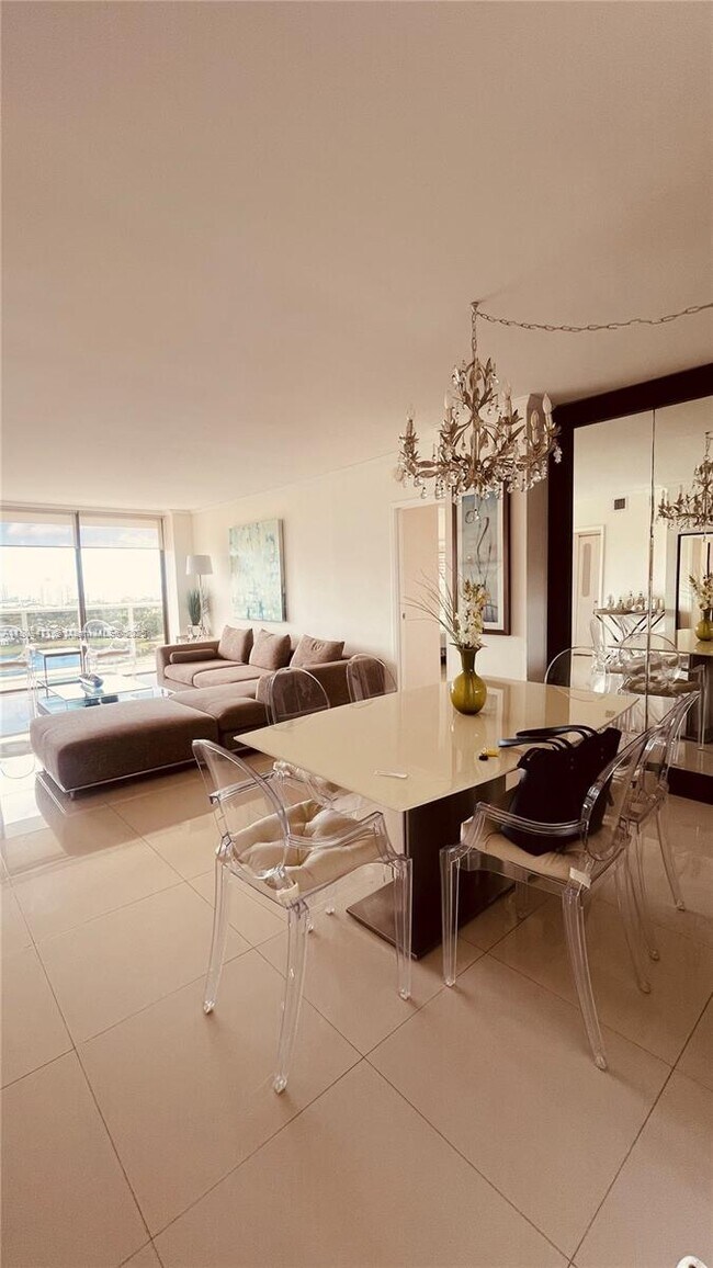 Foto del edificio - 3675 N Country Club Dr