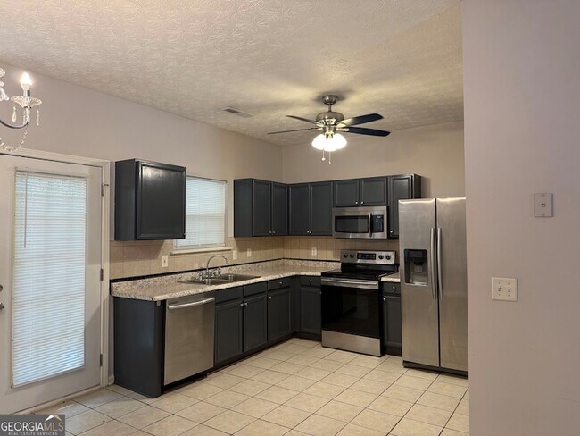 Foto del edificio - 1704 Camden Forrest Tr