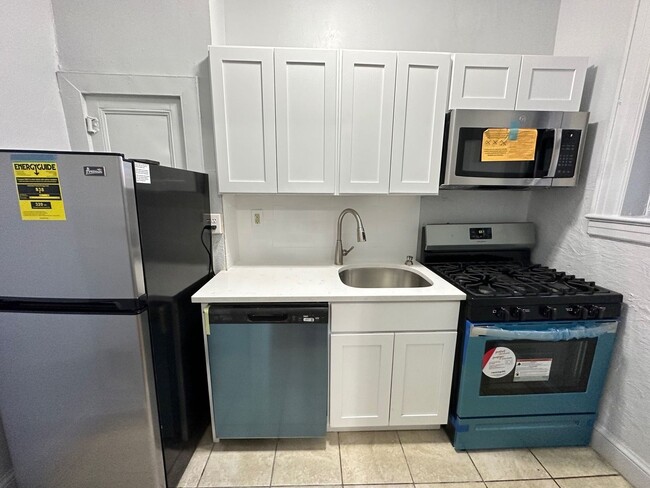 Interior Photo - Hill Manor - Renovated Apartments Near Tra...