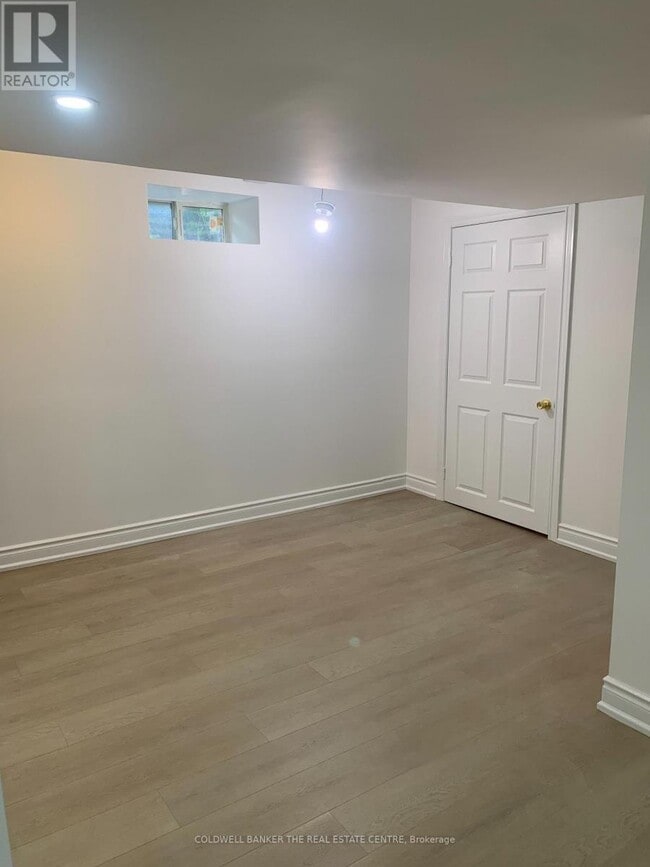 Building Photo - 21 Hawkstone Crescent