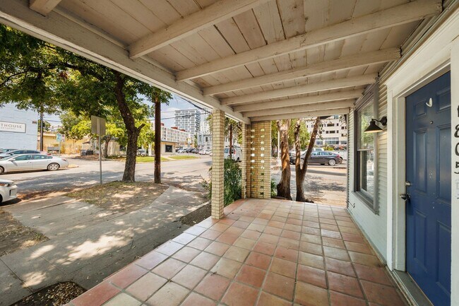 Foto del edificio - AVAILABLE AUGUST: Prime Location - 3 BR / 1 BA home located in Downtown and Walk to UT