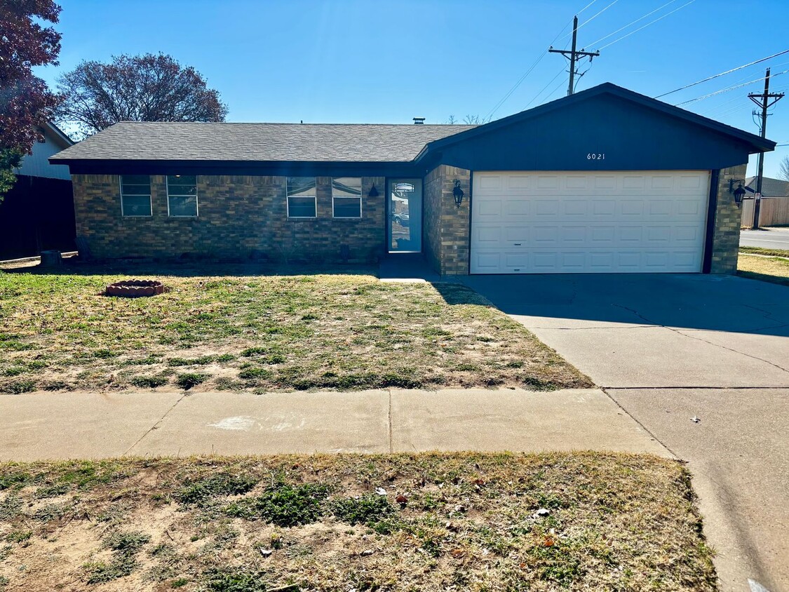 Primary Photo - Freshly Remodeled 3 Bedroom 2 Bathroom Hom...