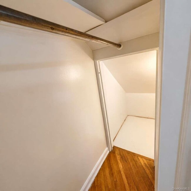 Foto del edificio - 48-43 201st St