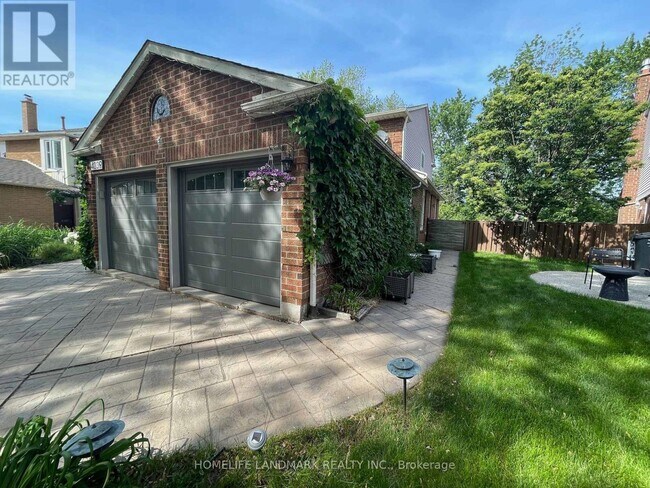 Building Photo - 4239 Trapper Crescent