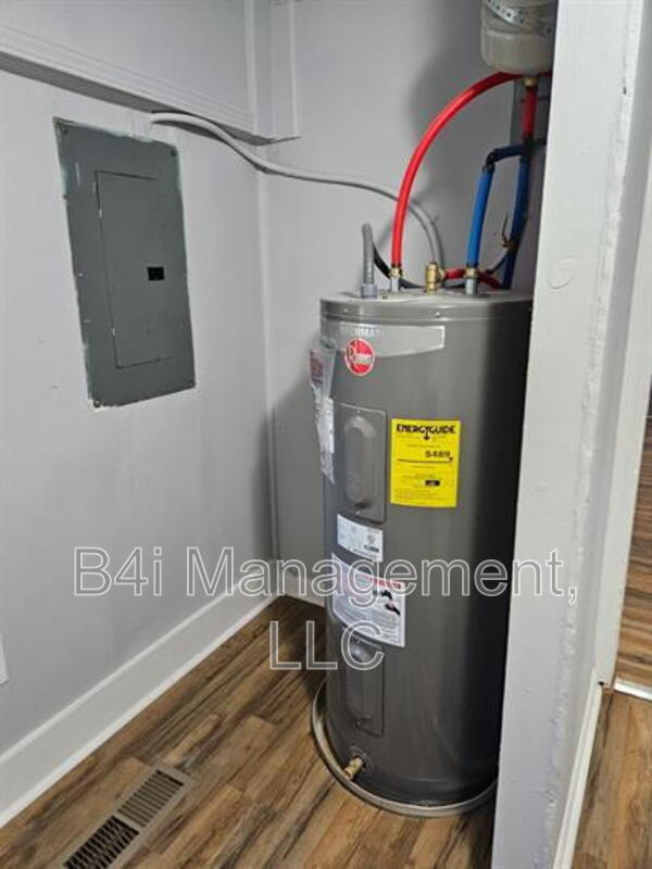 Foto del edificio - 117 Oak Dr