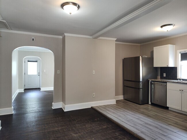 Building Photo - Charming 3 Bedroom, 1 Bath Home located near Plaza Midwood!