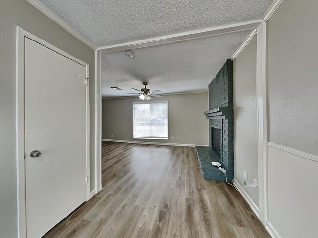 Building Photo - 16210 Paso Hondo Dr