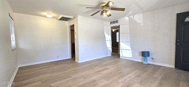 Building Photo - 154 N Hibbert