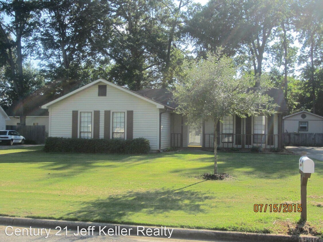 Foto principal - 3 br, 2 bath House - 560 Fairfield Way