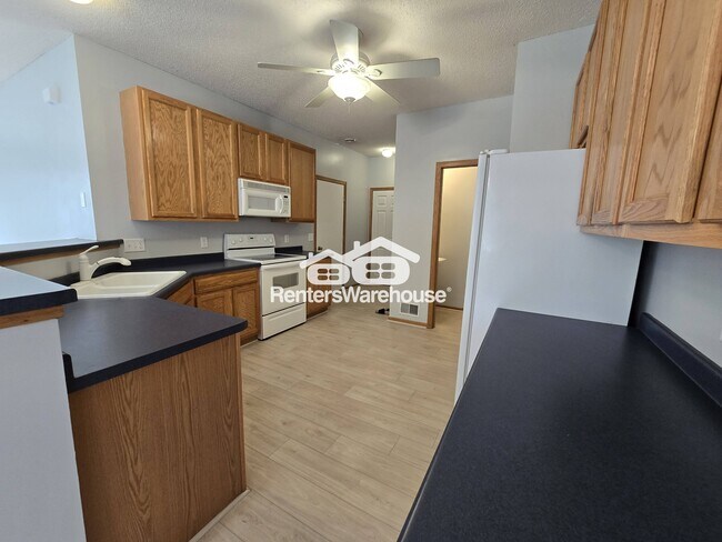 Foto del edificio - 1945 Mockingbird Ave