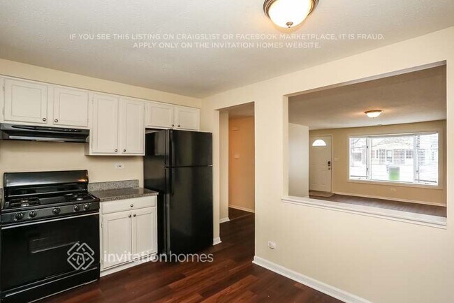 Foto del edificio - 830 Bloomfield Ln