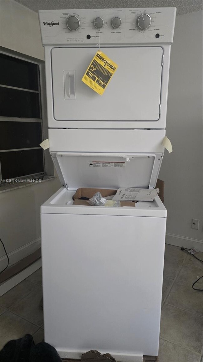 Building Photo - 7503 NW 44th Ct