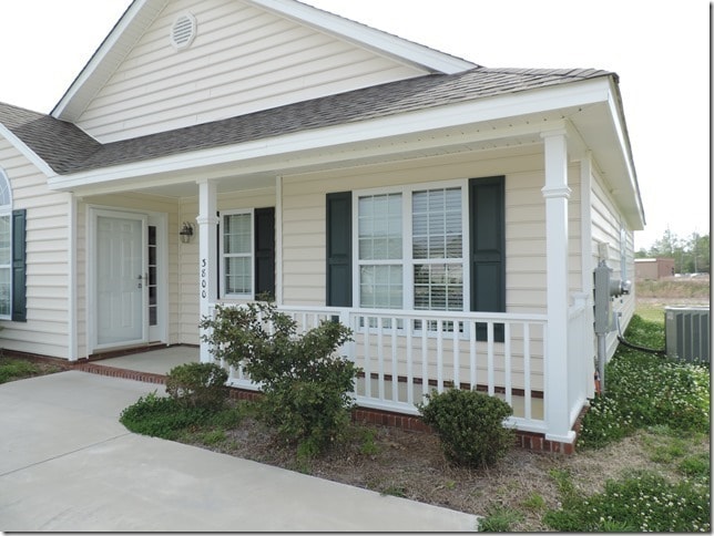 Building Photo - 3800 Sabre Ln