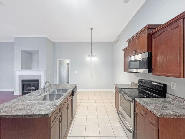 Building Photo - 6441 Arbor Lakes Dr