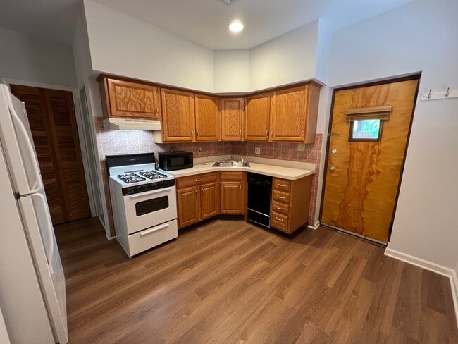 Foto del edificio - 115 Forest St