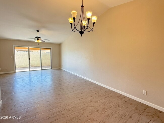 Foto del edificio - 2605 W Willow Ave