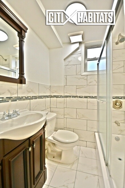 Building Photo - 1303 Waring Ave