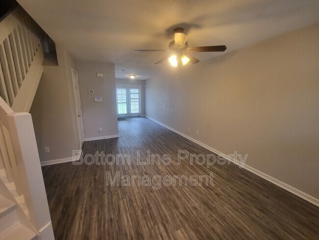 Foto del edificio - 9365 Glenwater Dr