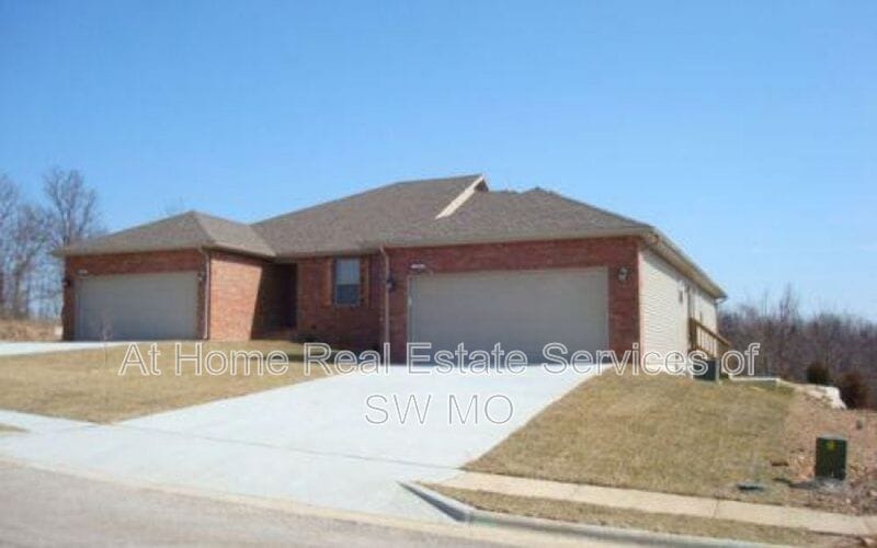 1118 N Missouri Dr, Ozark, MO 65721 Condo for Rent in Ozark, MO