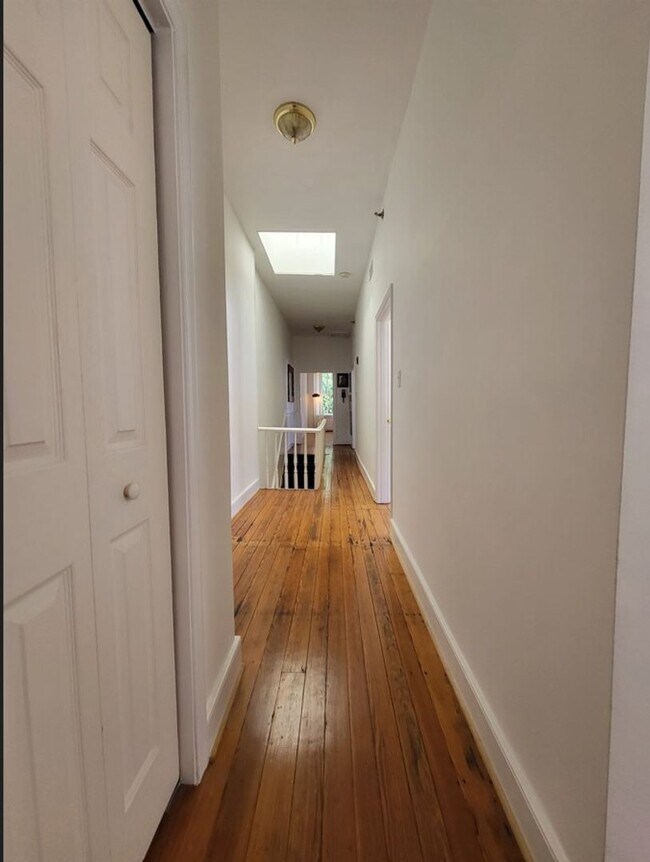 Building Photo - 228 W Broad St