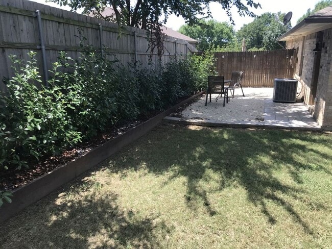 Building Photo - $1195 -Charming duplex in Pilot Point