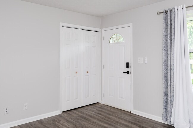 Foto del edificio - 5347 Haverfield Rd
