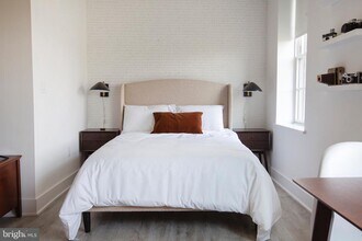 Building Photo - 816 Potomac Ave SE