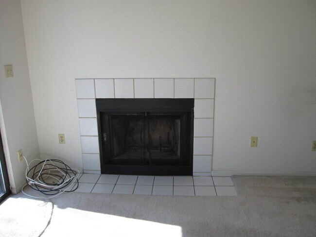 Foto del edificio - Spacious 2B/2B Condo in Desirable Kings Ri...